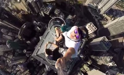 skyscraper-selfie